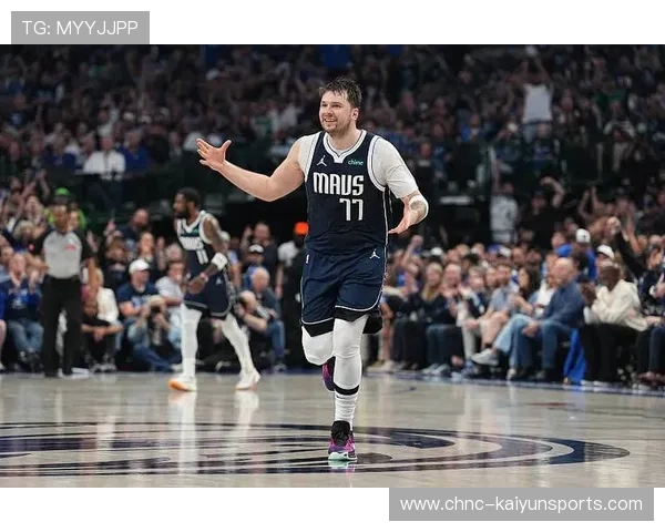 东契奇脚步变化制造杀伤，独行侠全场高光