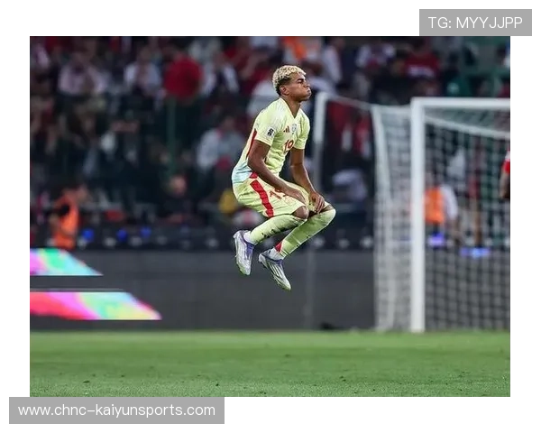 巴萨青训风格再现，亚马尔连续小范围配合惊艳全场