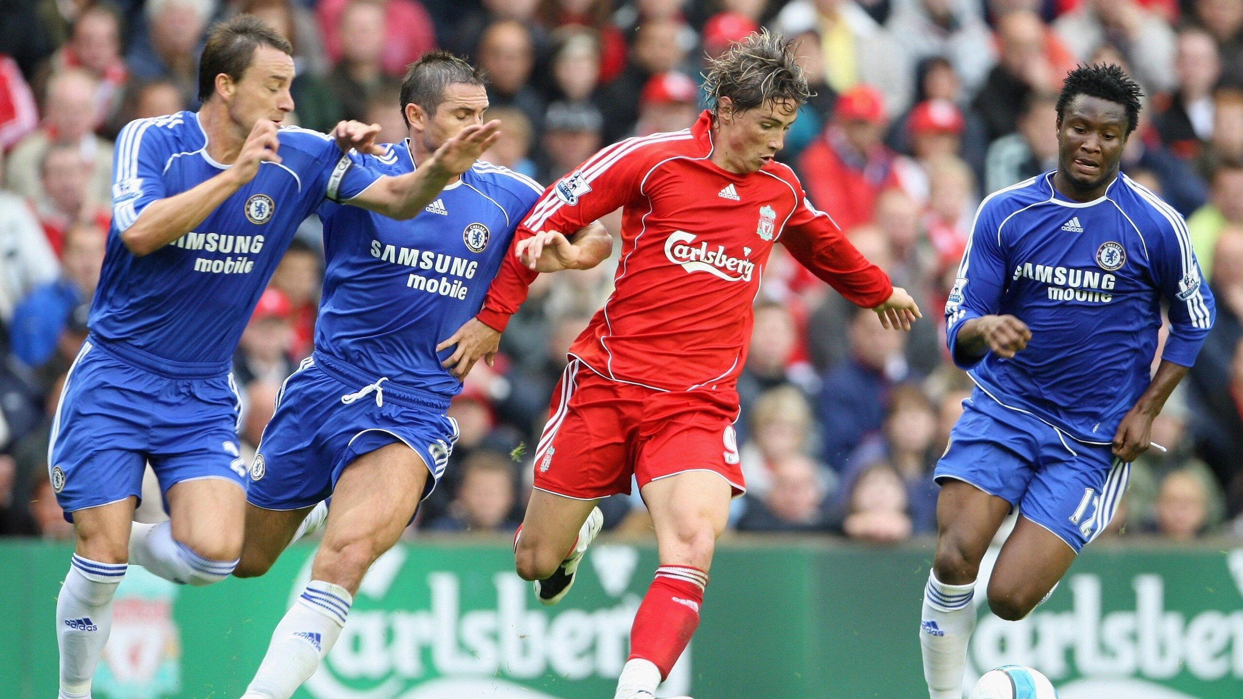 球队技术与战术结合紧密,场上表现卓越,球队战术怎么设置